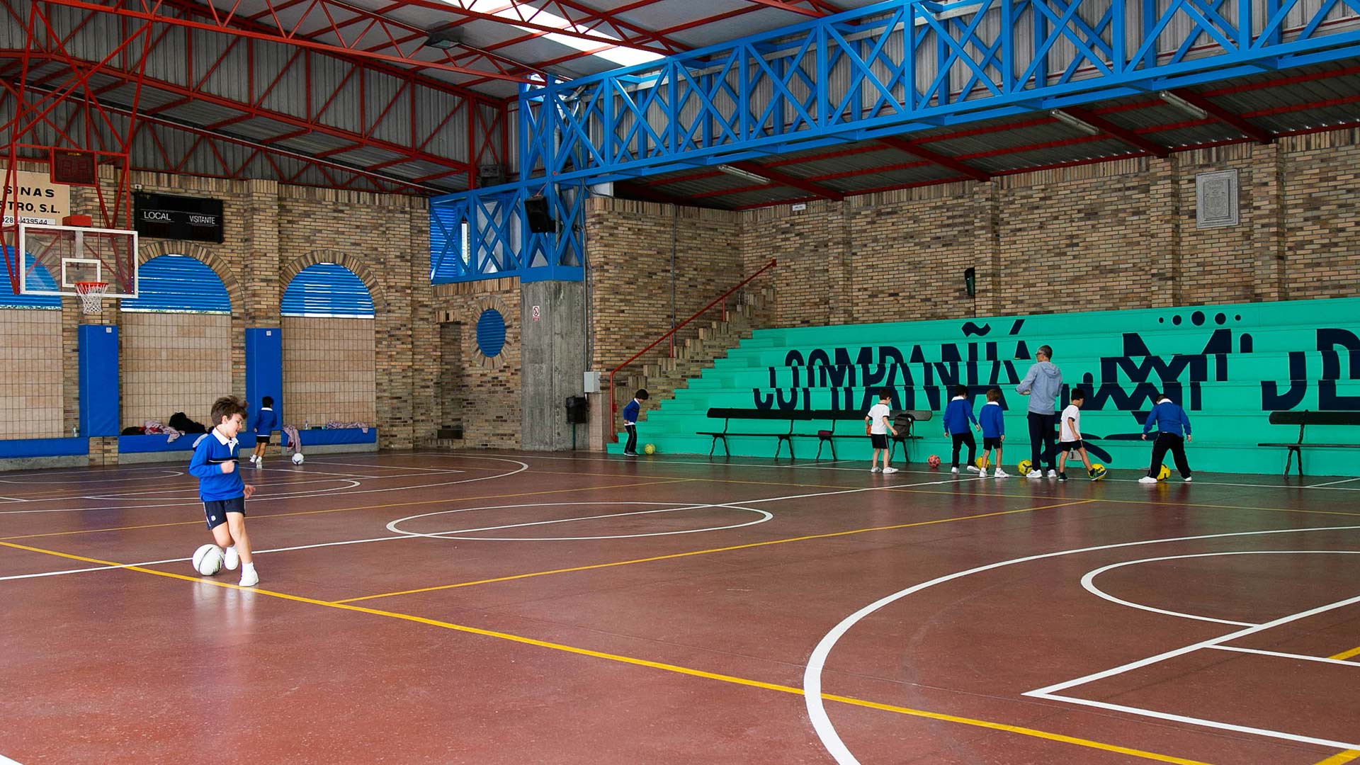 Educacion-Vigo-Colegios-Vigo-Compania-Maria-Vigo-instalaciones_deportivas_4.jpg
