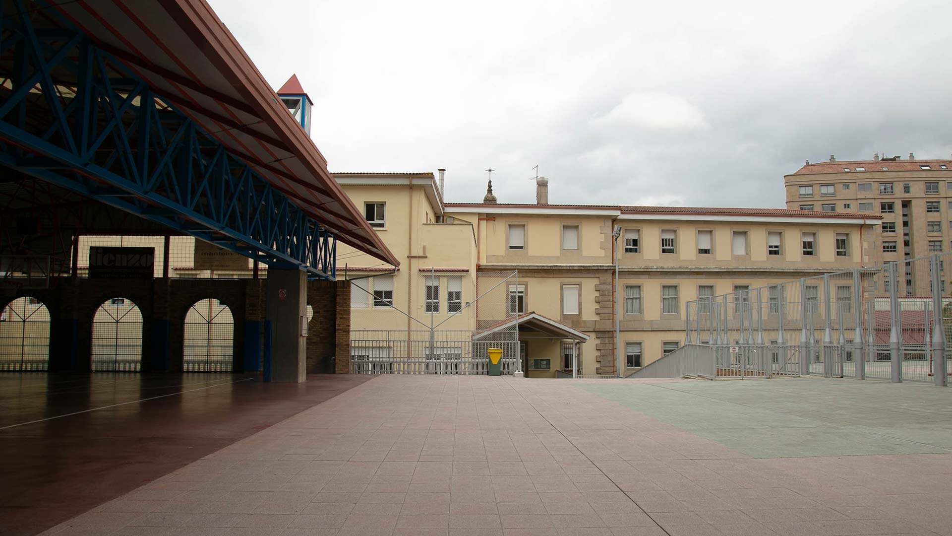 Educacion-Vigo-Colegios-Vigo-Compania-Maria-Vigo-instalaciones_deportivas_5.jpg